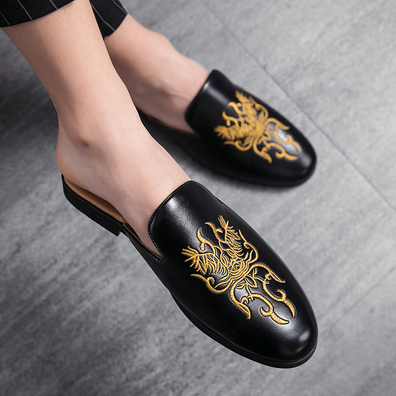 Embroidery On Leather - Sandal selop kulit kasual untuk pria,