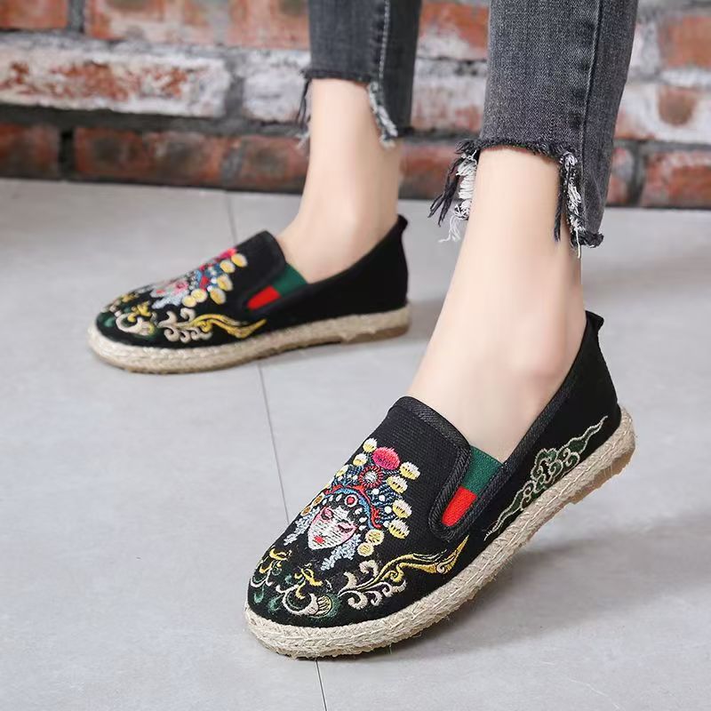 Sepatu Wanita Sol Datar Bordir - Embroidery Cloth ulasan dan harga
