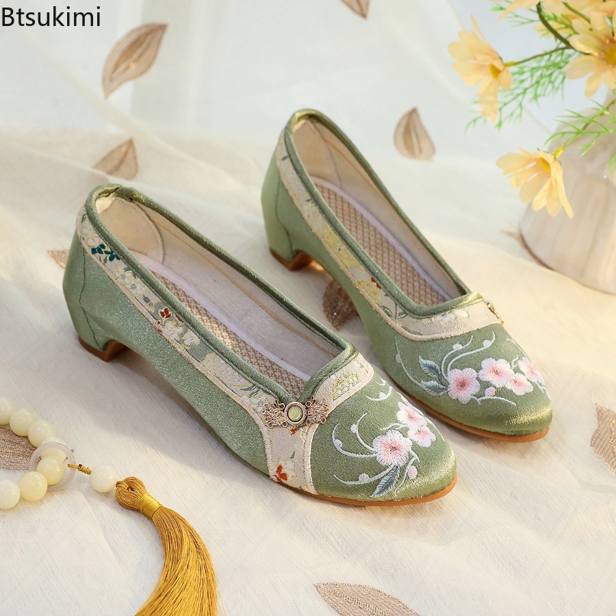 Sepatu Wanita Baru 2026 Gaya E - Embroidery Cloth ulasan dan harga